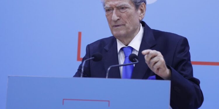 "Parlamenti kalon para Kryeministrisë", Berisha shpall protestë për të hënën: Deputetët dhe qytetarët…