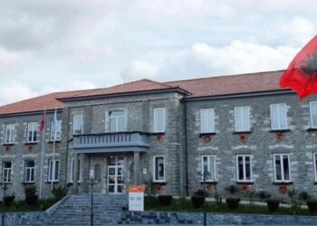 Pasojat e ndihmave: Bashkia e Kolonjës paralajmëron për ndotjen e ujit të pijshëm, evitojeni përdorimin për konsum.