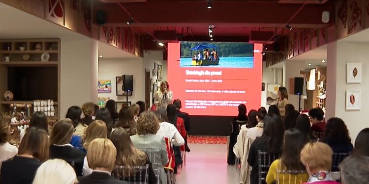 Pengesat që hasin gratë në botën e biznesit: Raporti i OKB-së tregon se ato paguhen më pak se meshkujt dhe nuk marrin pozita udhëheqëse.