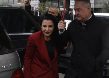 Përballja me Ballukun, zv.kryeministrja: E pranoj hetimin, por nuk pranoj pezullimin.