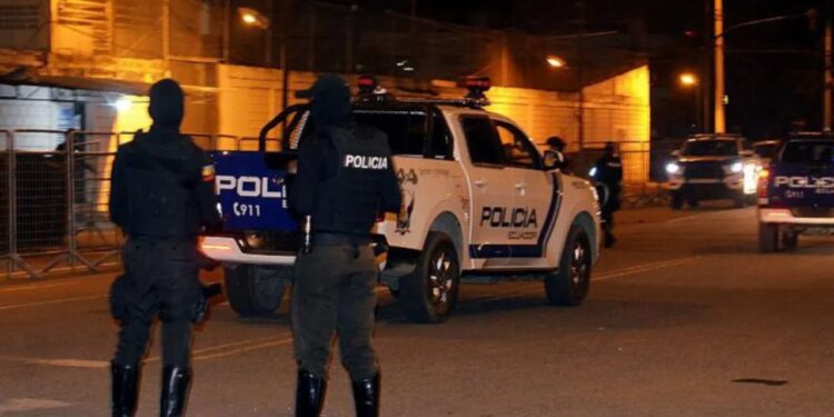 Përleshje fatale në një burg në Ekuador, 31 të vdekur dhe dhjetëra të plagosur nga konflikti mes grupeve të krimit.