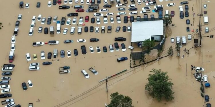 Përmbytje katastrofike në Azinë Juglindore: Tajlanda zhduket nën ujë një herë në 300 vite (Video)