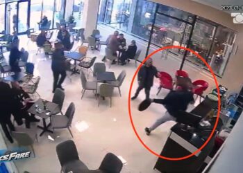 Personi me probleme mendore sulmon me levë në mes të ditës, krijon panik në komunitet. Institucionet: S’ka qendra për ndihmë.