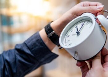 Peticion në Itali për orë verore gjatë gjithë vitit, shqyrtohet në parlament të hënën