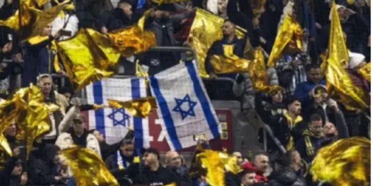 Policia britanike heton tifozët e Maccabi Tel Aviv lidhur me Ushtrinë Izraelite