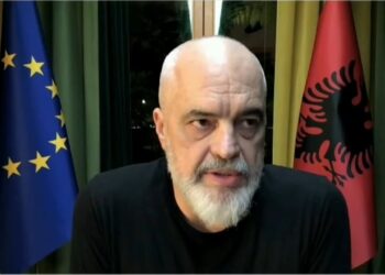 “Pranojmë ndihmë, por jo mësime për korrupsionin”/ Rama: Ministrja Diella është në një betejë sistemore.