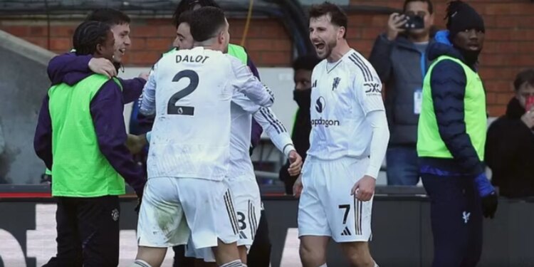 Premier League: Manchester United dhe Liverpool sigurojnë fitore në transfertë