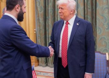Presidenti i ri sirian, që udhëhoqi rebelët në rrëzimin e regjimit të al-Assad, pritet në Shtëpinë e Bardhë nga Trump – Takimi i parë mes dy vendeve pas 25 vitesh.