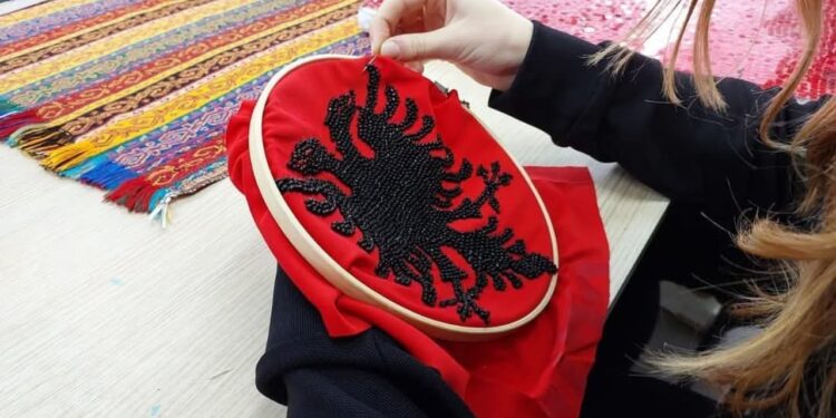 Programet Art dhe Zeje, Rama ndan foto në parafestat e nëntorit: Fëmijët japin jetë çdo gjeje me duar të tyre