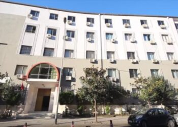 Prokuroria e Durrësit nis hetimet për çokollatat me krimba të shitura në marketet “Diambe”