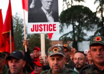 Protestë në Strasburg për ish-drejtuesit e UÇK-së: Po qëndrojnë në Hagë pa arsye!