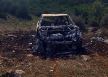 Punëtori shqiptar i gjetur i lidhur dhe i djegur në makinën e tij, policia greke nisi hetimet për zhdukjen e tij.
