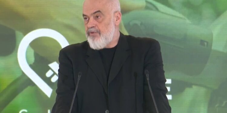 “Punonjësit e OSHEE do të përfitojnë rritje pagash”, njofton kryeministri Rama: Rritje gjithashtu për elektricistët dhe inxhinierët elektrikë.