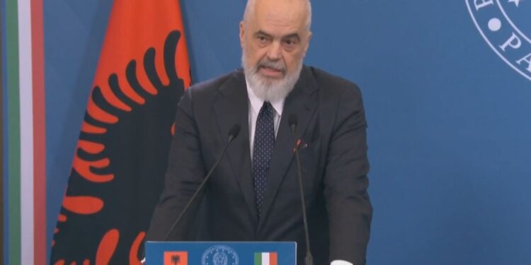 Rama: 'Marrëveshja me Italinë, do e përsërisja 100 herë' - Italia mund të kërkojë gjithçka nga Shqipëria për emigrantët