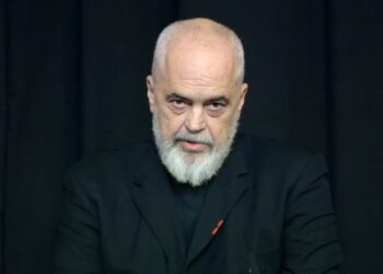Rama jep një mesazh për lamtumirën e Fatos Nanos: Doja të ishim në një nga ato darkat tona, ku të flisnim për ata që të akuzuan dhe tentuan të të ndalonin.