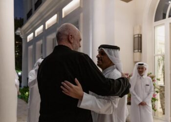 Rama në Katar: Përshtatja me homologun për projekte të rëndësishme për Shqipërinë