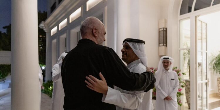 Rama në Katar: Përshtatja me homologun për projekte të rëndësishme për Shqipërinë