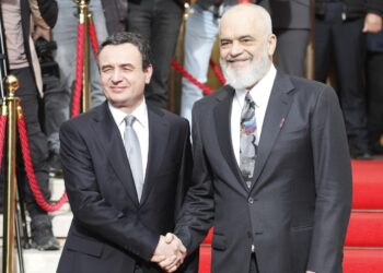 Rama takon Kurtin, gazetarëve u thotë: A e do, a se do, historia vazhdon.