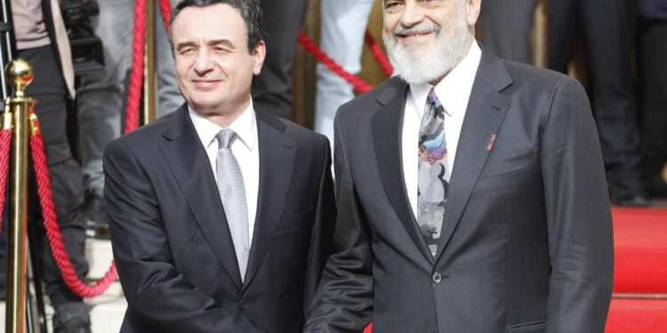 Rama takon Kurtin, gazetarëve u thotë: A e do, a se do, historia vazhdon.