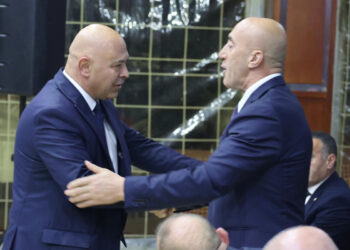 Ramush Haradinaj e konsideron Ardian Gjinën si sigurimin e Gjakovës.