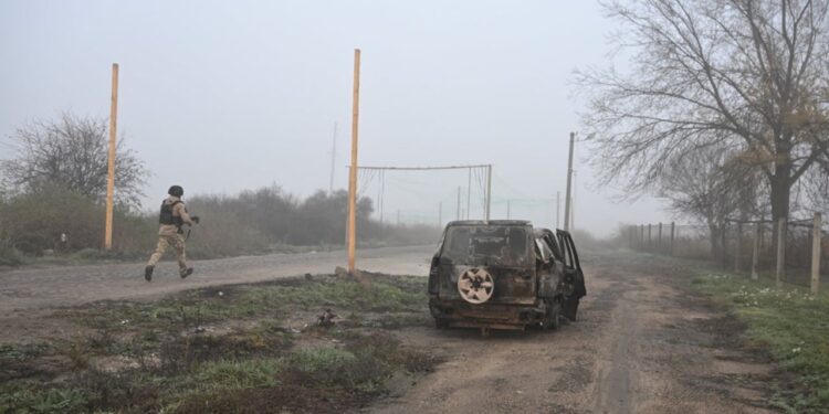 Rusia ekzekuton dy ushtarë ukrainas të kapur, Kievi përgjigjet me vrasje.