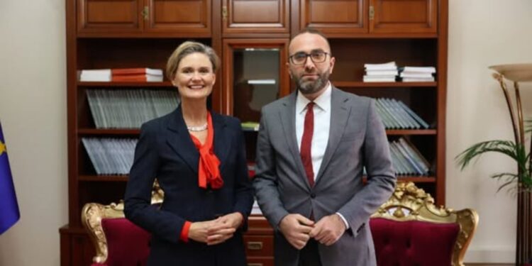 "SHBA, aleati ynë më i çmuar": Bardhi takon VanHorn: Rruga e vetme përpara është lufta kundër korrupsionit nga një qeveri e zgjedhur në mënyrë të lirë.