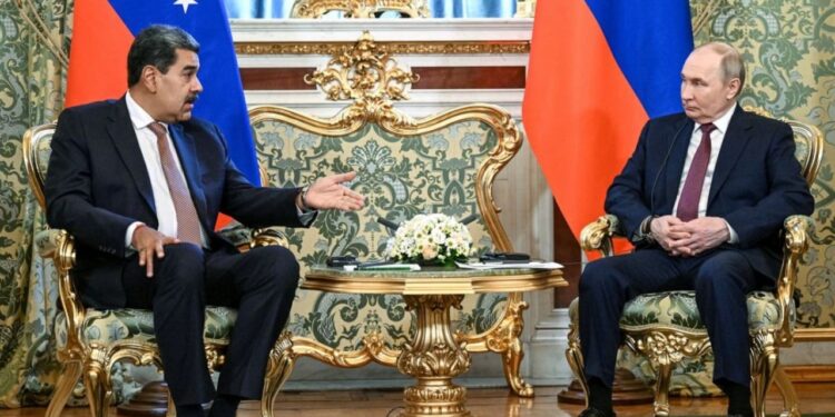 SHBA organizon stërvitje ushtarake në Karaibe, tensionet me Venezuelën shtohen; Rusia paralajmëron se mund t’u ofrojë raketat Karakasit.