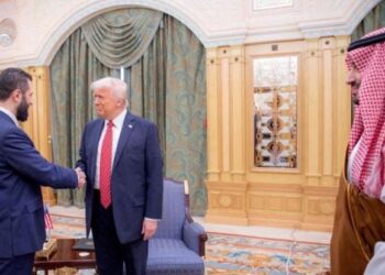 SHBA-të anulojnë sanksionet ndaj presidentit sirian Ahmed al-Sharaa përpara takimit me Trump të hënën.