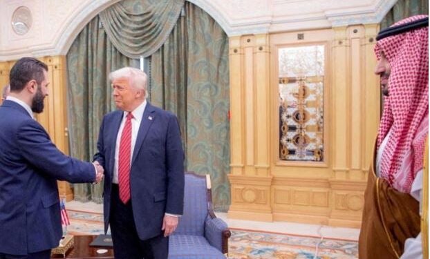 SHBA-të anulojnë sanksionet ndaj presidentit sirian Ahmed al-Sharaa përpara takimit me Trump të hënën.