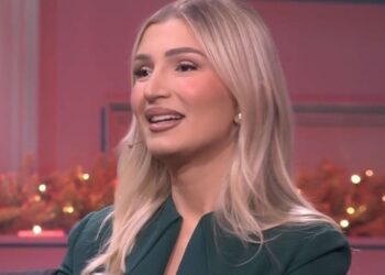 Sara Hoxha reagon pas largimit të Enxhi Nasufit dhe Neada Muçajt nga Wake Up!