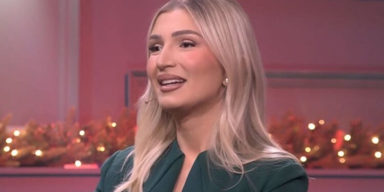 Sara Hoxha reagon pas largimit të Enxhi Nasufit dhe Neada Muçajt nga Wake Up!