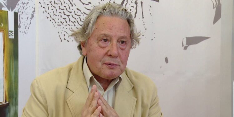 Sfidat e përkthimit: Virgjil Muçi thekson rëndësinë e mjeshtrave të gjuhës shqipe si një proces të vazhdueshëm për përmirësimin personal.