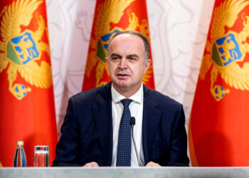 Shqiptarët në Malin e Zi kërkojnë përfaqësim të sigurtë në Parlament.