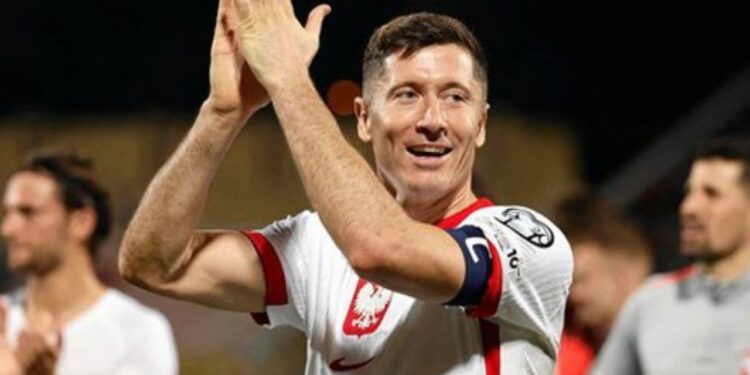 Shtypi polak pas ndeshjes: Shqipëria? Kënaqësia është e plotë…