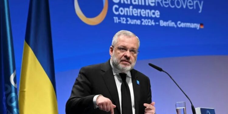 Skandali i korrupsionit prej 100 milionësh në Ukrainë, shkarkohen ministrat e Energjisë dhe Drejtësisë.