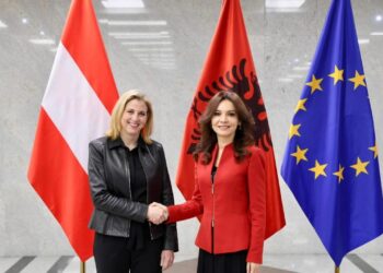 Spiropali takon homologen austriake në Tiranë: Mbështetje të qenësishme për procesin e integrimit europian, BE është një mundësi historike për ne.