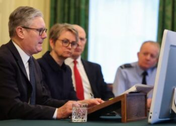 Starmer thekson mbështetje për ukrainasit, njofton dërgimin e më shumë raketave mbrojtëse pas planit për paqe