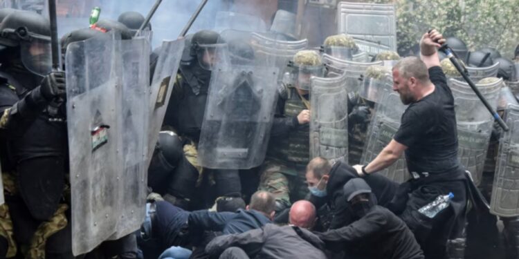 Sulm ndaj KFOR-it dhe policisë, Prokuroria e Kosovës akuzon të dyshuarin.