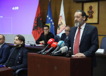 Sveçla akuzon Ramën për fyerje ndaj LDK-së: Mjaftuan 10 minuta bisedë dhe një gotë për këtë.