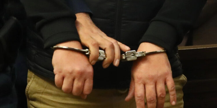 Të dy të miturit në Prishtinë janë bërë me thikë, një nga ta është arrestuar.