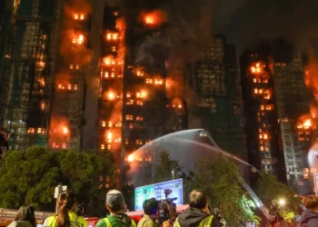 Tragjedia në Hong Kong me 128 të vdekur: Alarmet e zjarrit nuk u aktivizuan!