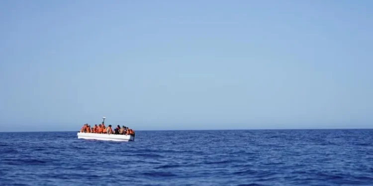 Tragjedia në Mesdhe: Varka e emigrantëve përmbyset, organizatat raportojnë për dhjetëra të zhdukur
42 persona kanë humbur jetën pas përmbysjes së varkës së tyre në Mesdhe.
