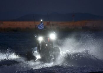 Tragjedia në plazhet greke: Anija me emigrantë mbytet, raportohen disa viktima.