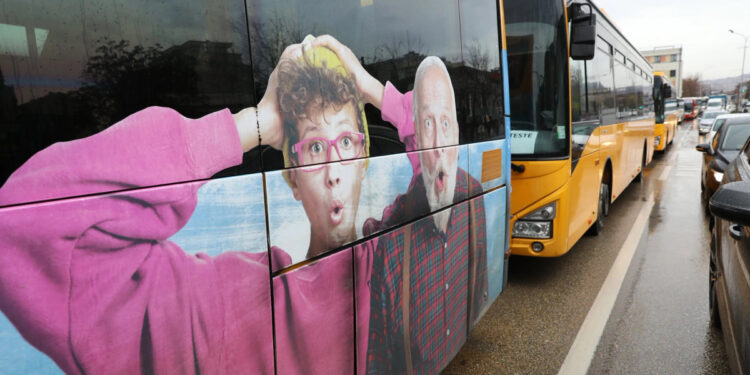 Transportuesit urbanë do të vazhdojnë protestën deri sa të transferohen mjetet financiare.