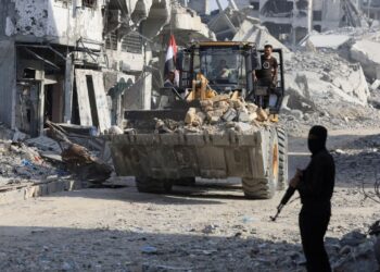 Tre anëtarë të tjerë dorëzohen nga Hamas, Izraeli: Po bëhen verifikime për identifikimin e tyre.