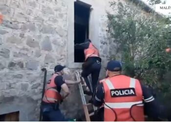 Tre shtëpi të acercionit në Shkodër/ Arrestohen dy individë dhe katër punonjës të OSHEE-së ndalohen për shpërdorim detyre.