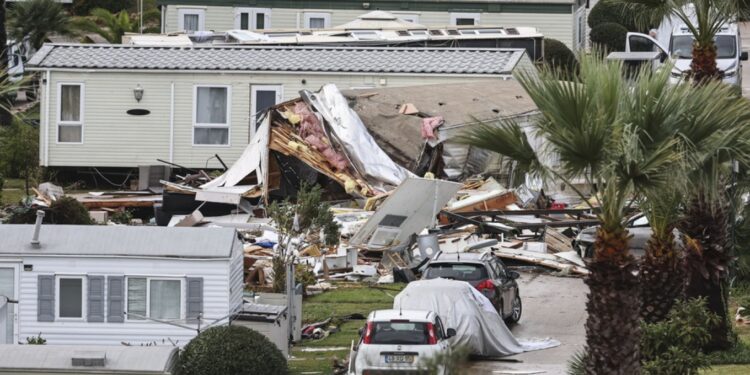 Tre të vdekur dhe dhjetëra të lënduar nga stuhia Claudia në Portugali