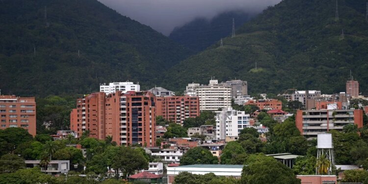 Trump shpall mbylljen e plotë të hapësirës ajrore në Venezuelë, Karakas godet me forcë: Kërcënim kolonial dhe shkelje e qartë e sovranitetit.