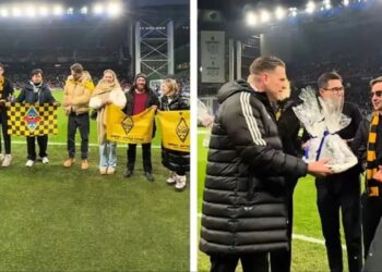 Udhëtuan 5000 km për të mbështetur ekipin e tyre, vendasit e Kopenhagës i shprehin mirënjohje me dhurata tifozëve të kundërshtarëve.