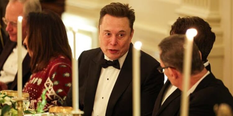 VIDEO/ “A mund të thuash se ai është terrorist?”, moment i tensionuar në Shtëpinë e Bardhë, pyetja e Elon Musk që...